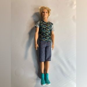 Barbie mattel 2010 ken fashion doll